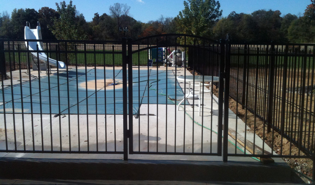 Fence Gates and Hinges QCE Aluminum Fence